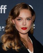 Frida_Gustavsson_at_the_2024_Toronto_International_Film_Festival_(cropped2).jpg